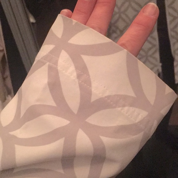 💕 Host Pick 💕 HTF Lululemon Essence Trench - Picture 5 of 8